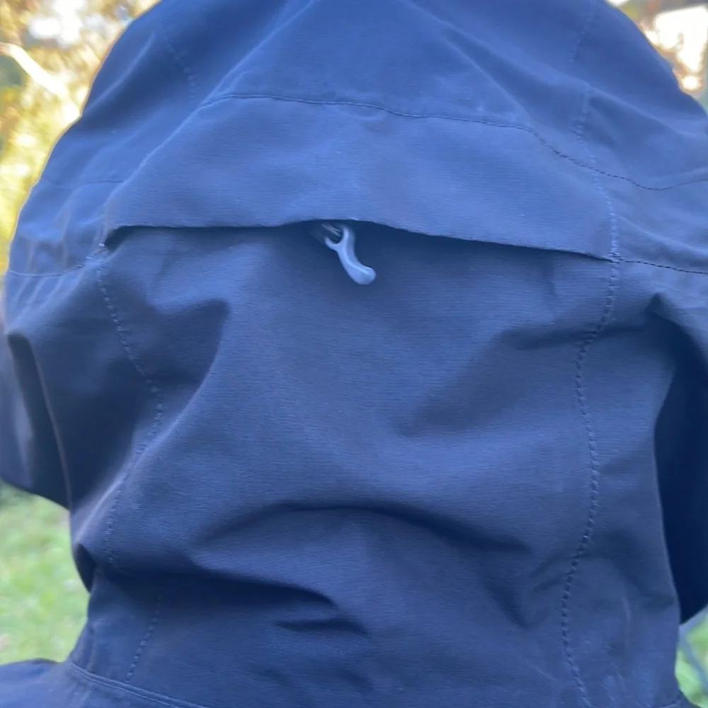 The North Face DryVent All Weather Jacket EUC Sz Small